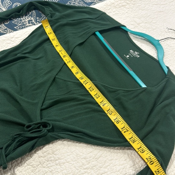 HOLLISTER LONG SLEEVE WRAP TOP- LARGE - Picture 4 of 6